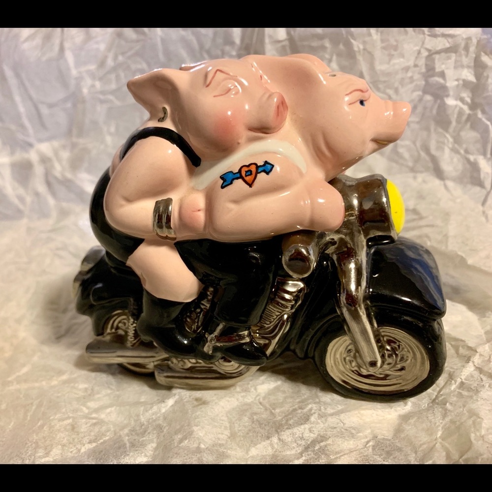 Piggy salt & pepper shakers NWT motorcycle hippie